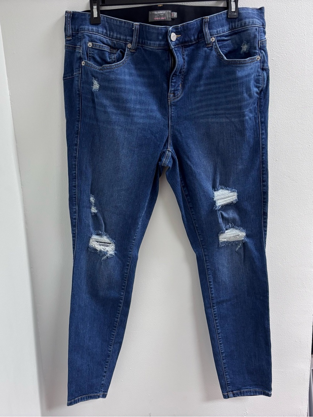 Torrid Bombshell Skinny Premium Stretch Distressed Jeans Size 20T Tall